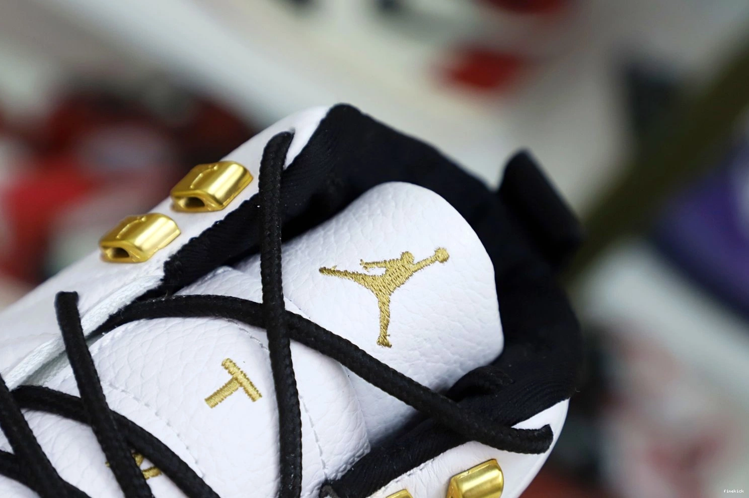 12 AIR 'ROYALTY' JORDAN RETRO 0123